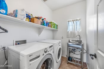 8800 State Ave, Glendale, AZ 85305