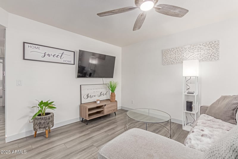8802 8th St #102, Phoenix, AZ 85020