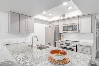 8802 8th St #102, Phoenix, AZ 85020