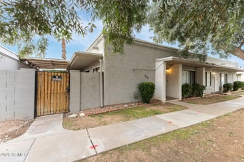 8802 New World Dr, Glendale, AZ 85302