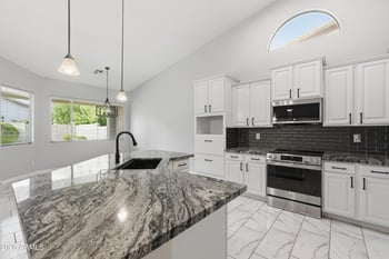 8804 Glenn Dr, Glendale, AZ 85305