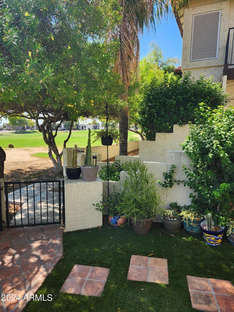 8805 51st St #2, Phoenix, AZ 85044