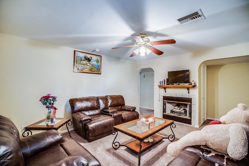 8805 N 28th Dr, Phoenix, AZ 85051