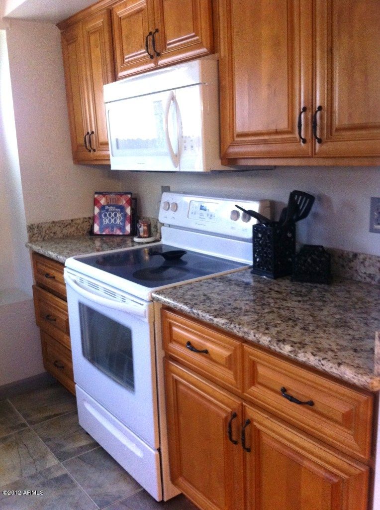 8806 W Vale Dr, Phoenix, AZ 85037