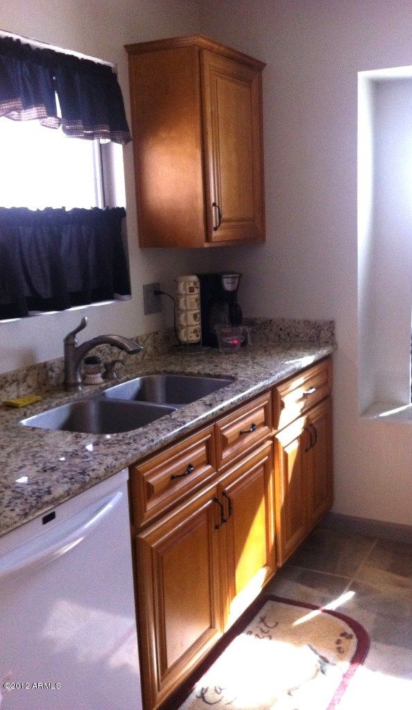 8806 W Vale Dr, Phoenix, AZ 85037