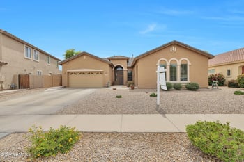 8807 Carole Ln, Glendale, AZ 85305