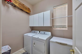 8807 Carole Ln, Glendale, AZ 85305