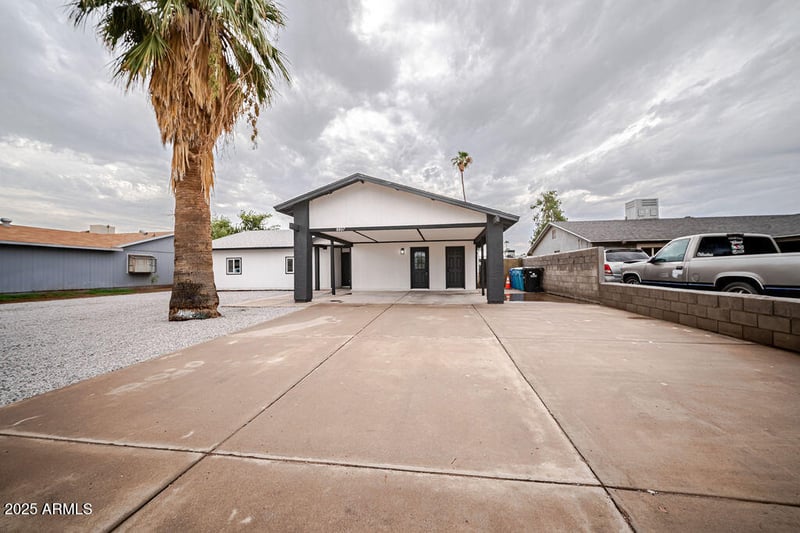 8807 Clarendon Ave, Phoenix, AZ 85037