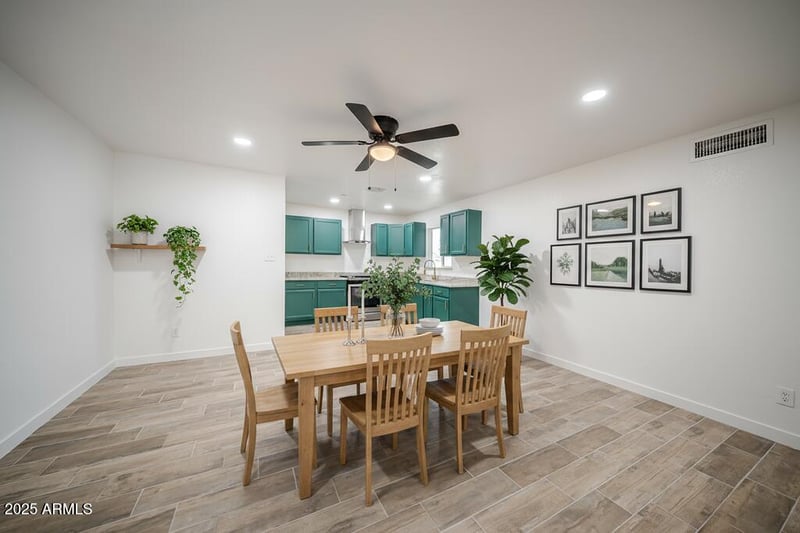 8807 Clarendon Ave, Phoenix, AZ 85037