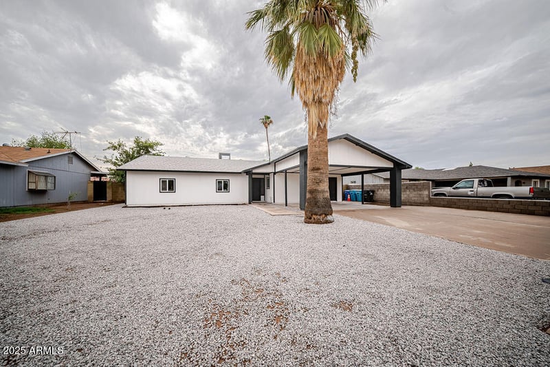 8807 Clarendon Ave, Phoenix, AZ 85037