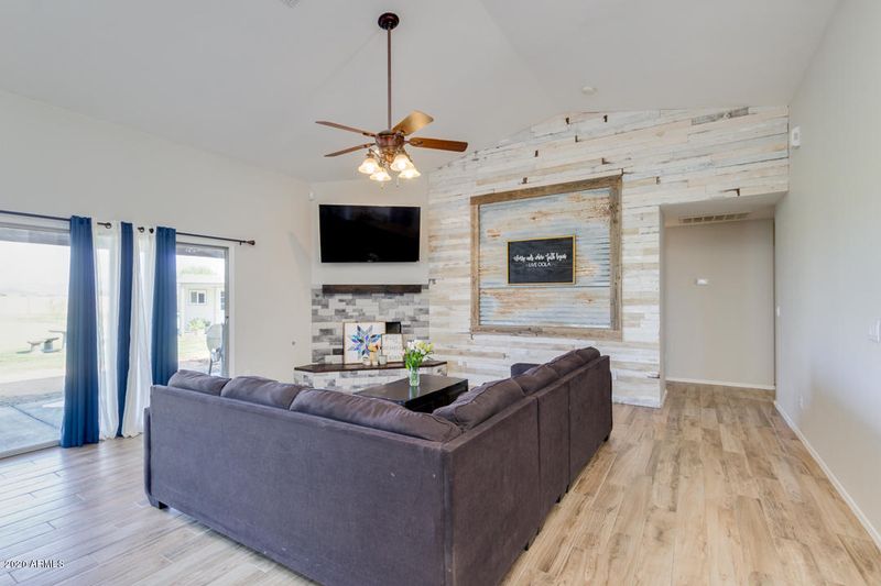 8807 S Dean Rd, Buckeye, AZ 85326