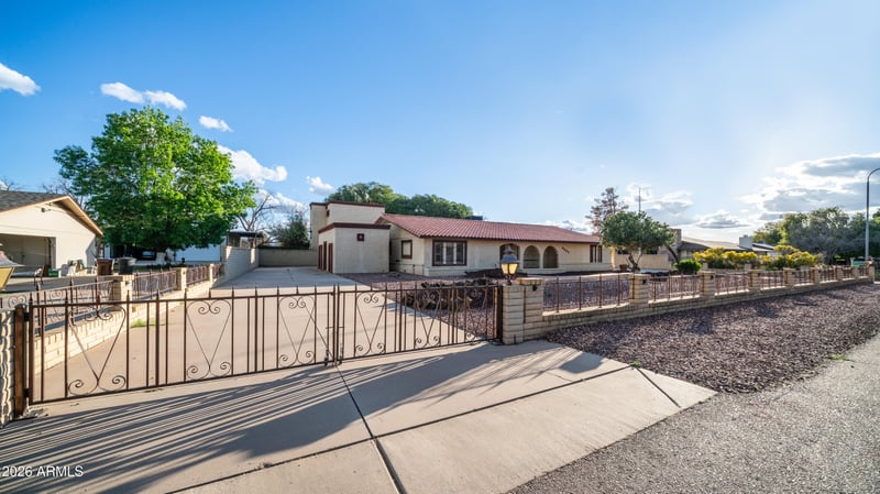 8807 W Christa Way, Tolleson, AZ 85353