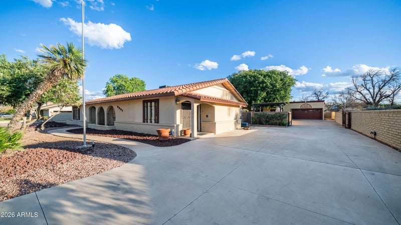 8807 W Christa Way, Tolleson, AZ 85353