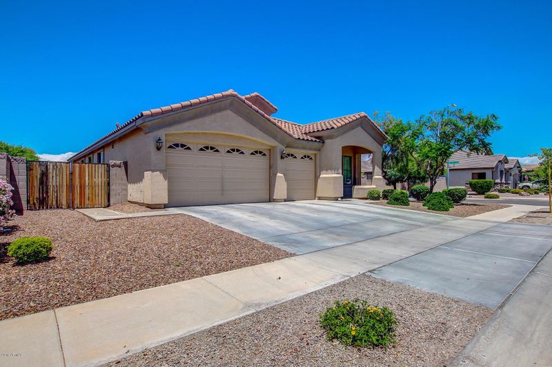 8808 W Myrtle Ave, Glendale, AZ 85305