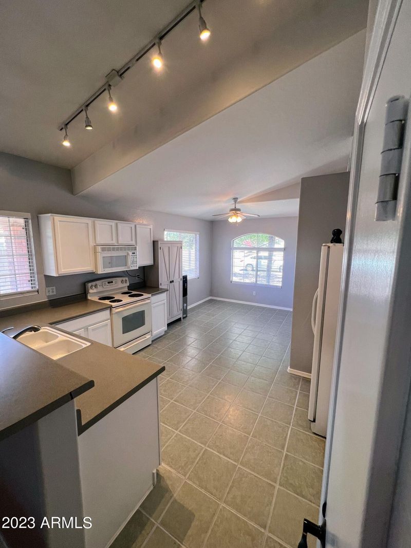 8809 E Des Moines St, Mesa, AZ 85207