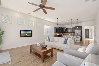 8809 Hayward Ave, Glendale, AZ 85305