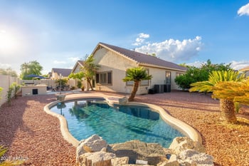 8809 Hayward Ave, Glendale, AZ 85305