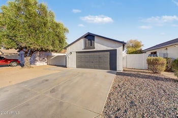 8809 Athens St, Peoria, AZ 85382