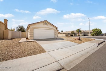 881 E Orchid Ln, Chandler, AZ 85225