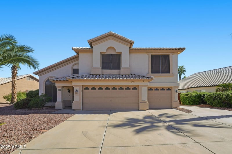 881 Pineview Dr, Chandler, AZ 85226