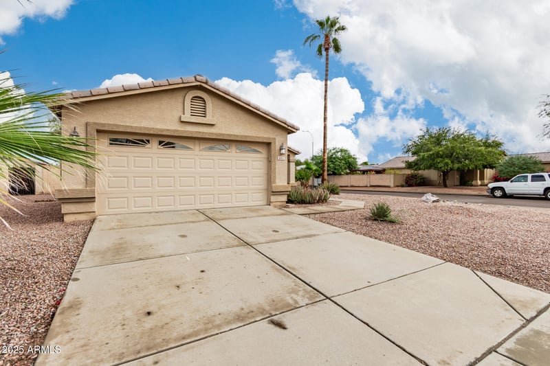 8810 Loma Ln, Peoria, AZ 85345