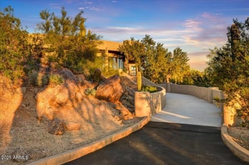 8812 Palm Ln, Mesa, AZ 85207