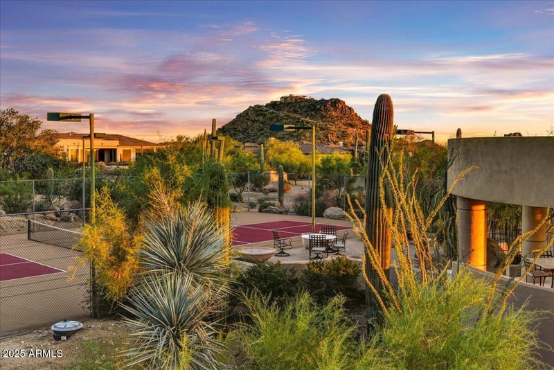 8812 Palm Ln, Mesa, AZ 85207