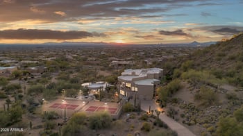 8812 Palm Ln, Mesa, AZ 85207