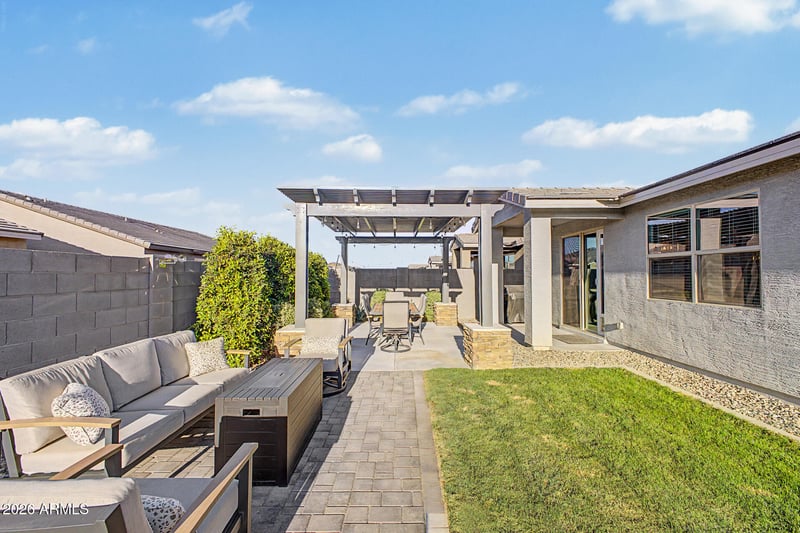 8812 W Agora Ln, Tolleson, AZ 85353
