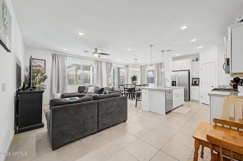 8812 W Agora Ln, Tolleson, AZ 85353