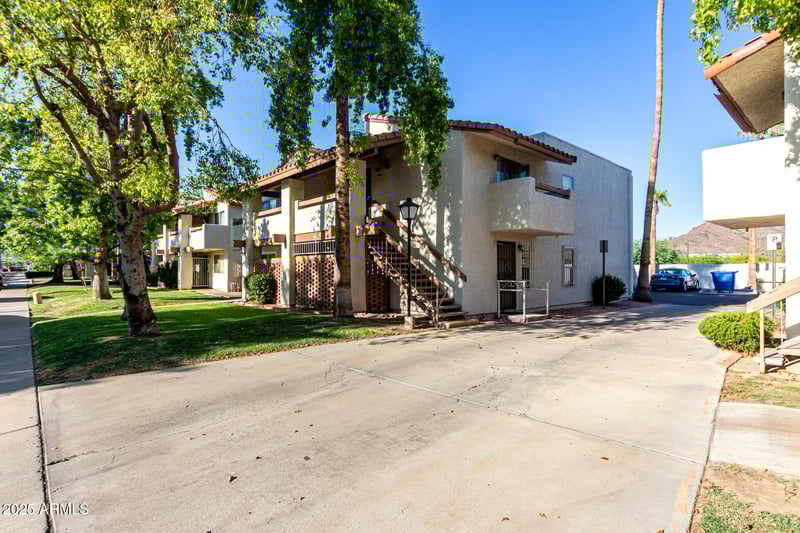 8813 8th St #204, Phoenix, AZ 85020