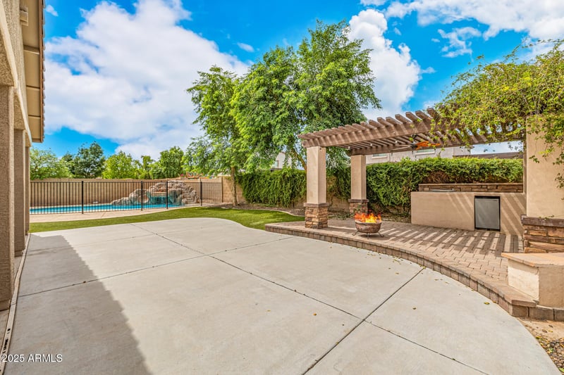 8814 55th Ln, Laveen, AZ 85339