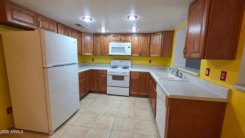 8814 W Avalon Dr, Phoenix, AZ 85037