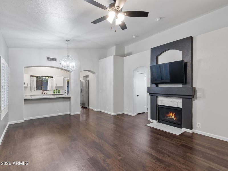 8814 W Shaw Butte Dr, Peoria, AZ 85345
