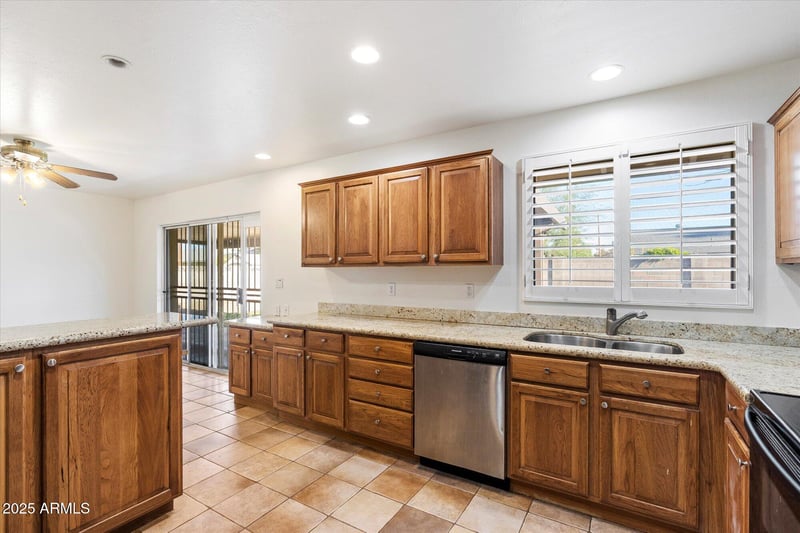 8817 17th Dr, Phoenix, AZ 85021