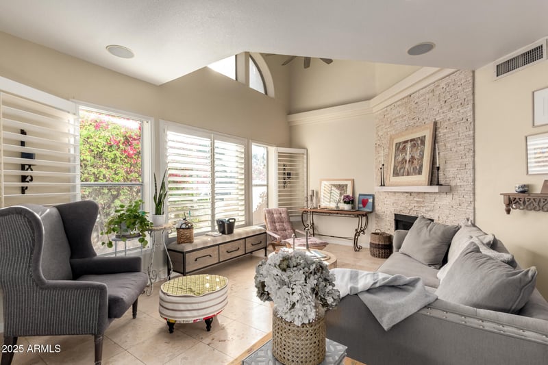 8818 51st St #1, Phoenix, AZ 85044