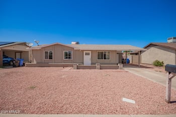 8818 Pinchot Ave, Phoenix, AZ 85037