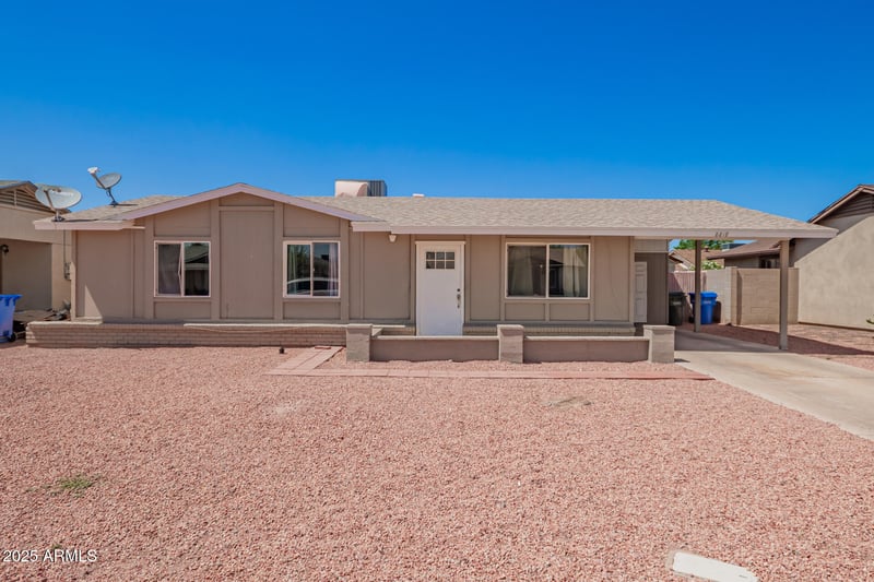 8818 Pinchot Ave, Phoenix, AZ 85037