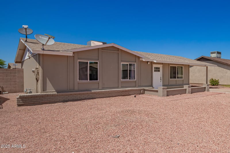8818 Pinchot Ave, Phoenix, AZ 85037
