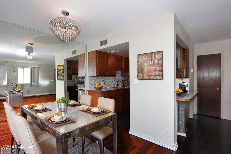 8819 12th Pl, Phoenix, AZ 85020