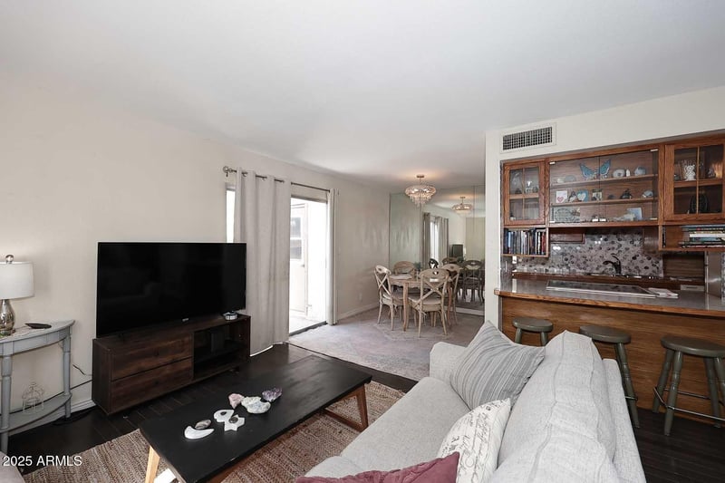 8819 12th Pl, Phoenix, AZ 85020