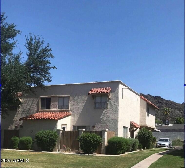 8819 12th Pl, Phoenix, AZ 85020