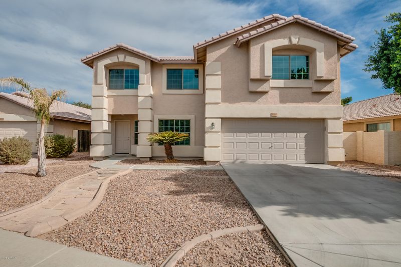 8819 N 67th Ln, Peoria, AZ 85345