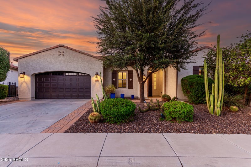 882 Laddoos Ave, Queen Creek, AZ 85140