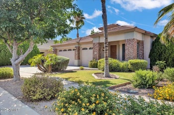 8820 Glenn Dr, Glendale, AZ 85305