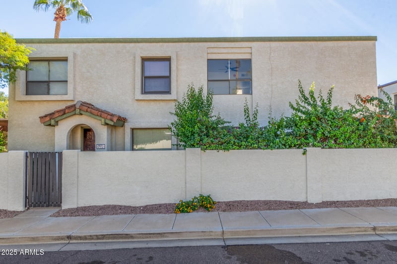 8821 48th St #2, Phoenix, AZ 85044