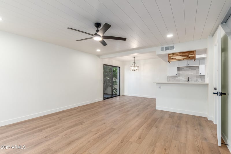 8821 48th St #2, Phoenix, AZ 85044