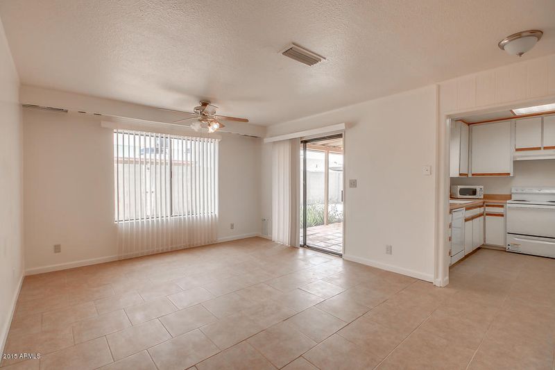 8821 N 50th Dr, Glendale, AZ 85302