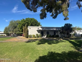 8821 N New World Dr, Glendale, AZ 85302