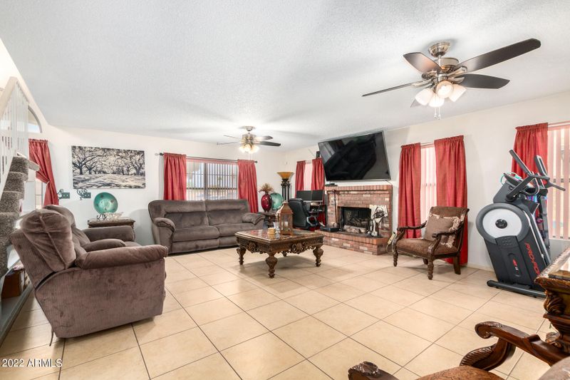 8821 W Edgemont Ave, Phoenix, AZ 85037